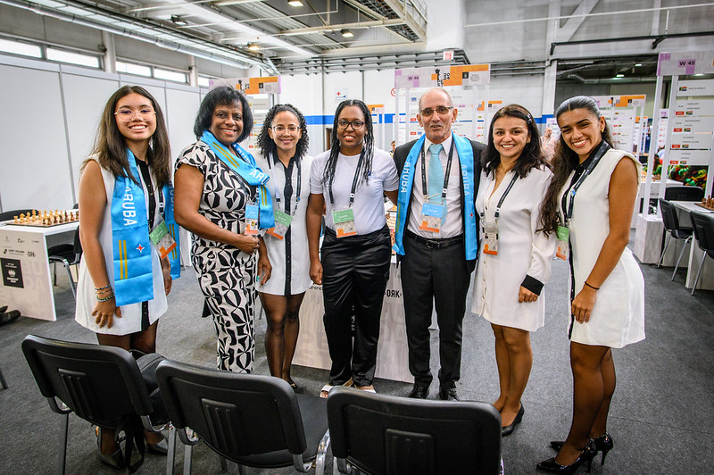 El equipo femenino de Aruba | Foto: Mihal Walusza